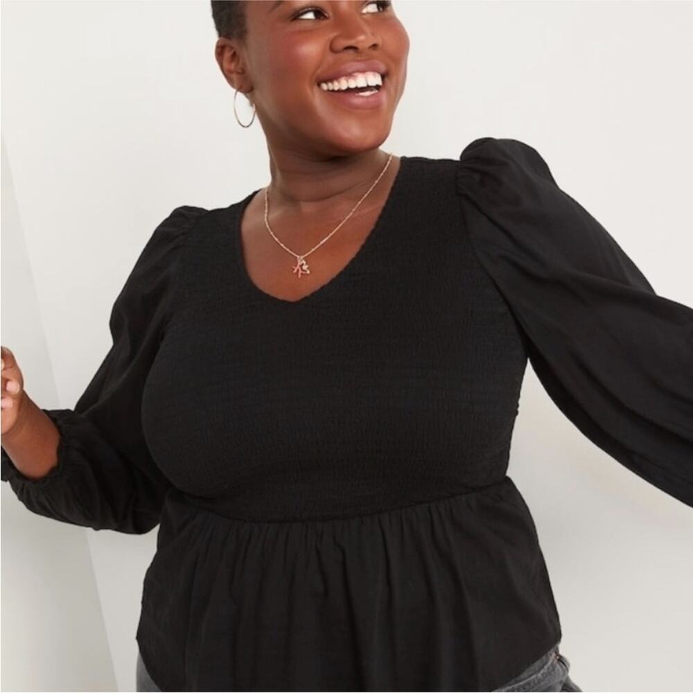 Old Navy Smocked Long-Sleeve V-Neck Blouse in Black - Size 4X